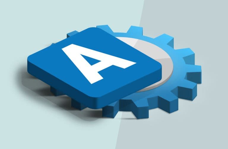 Ein blaues Zahnrad und ein gekipptes blaues Quadrat mit dem Buchstaben „A“ vor einem hellblauen Hintergrund.